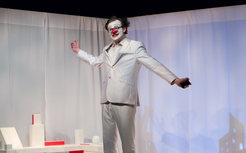 Théâtre du cristal - Vu du banc - Clown- Comédiens en situation de handicap